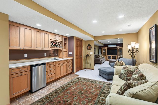 3771 Mount Vernon Lane, Woodbury, MN 55129