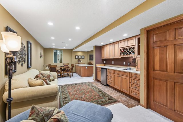 3771 Mount Vernon Lane, Woodbury, MN 55129