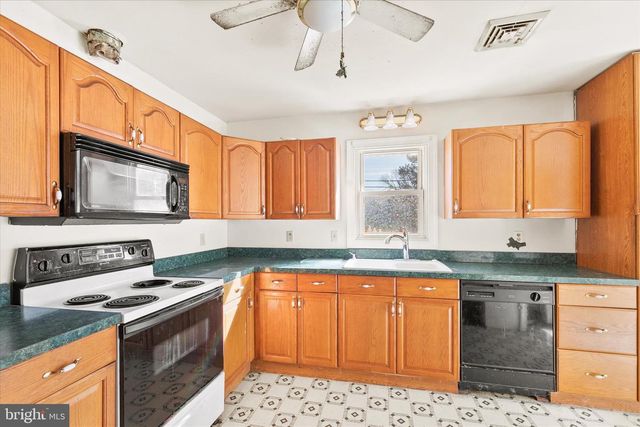 5 CEMETERY RD, Selbyville, DE 19975