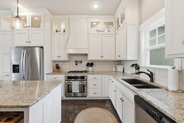 215 Merlot Drive, Conway, AR 72034