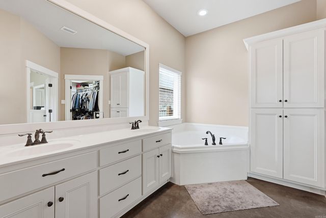 215 Merlot Drive, Conway, AR 72034