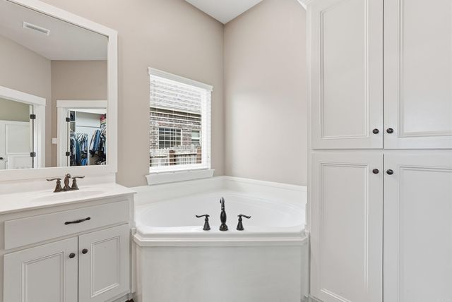 215 Merlot Drive, Conway, AR 72034