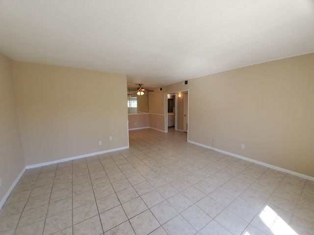2100 W Beach Drive APT B102, Panama City, FL 32401