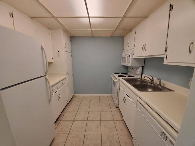 2100 W Beach Drive APT B102, Panama City, FL 32401