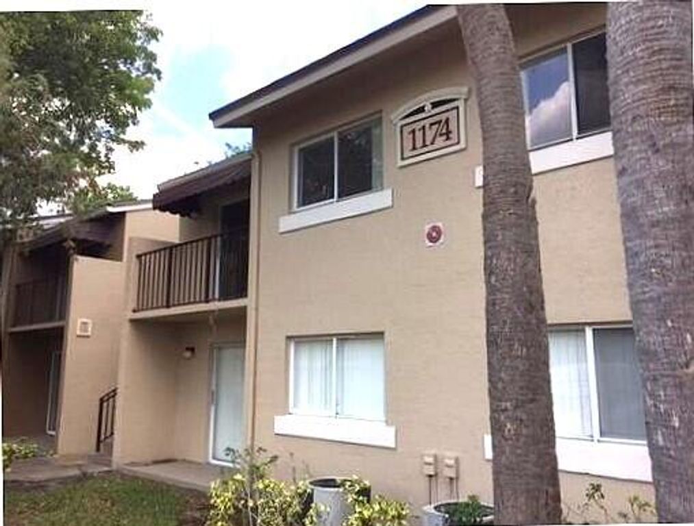 1174 Lake Terry Drive J, West Palm Beach, FL 33411