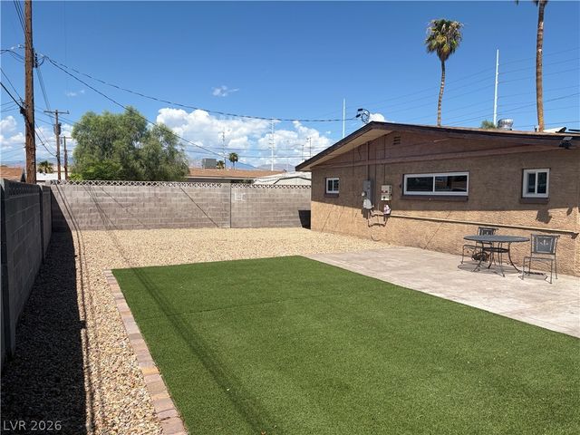 5213 Pebble Beach Boulevard, Las Vegas, NV 89108
