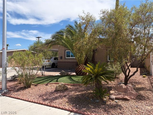 5213 Pebble Beach Boulevard, Las Vegas, NV 89108