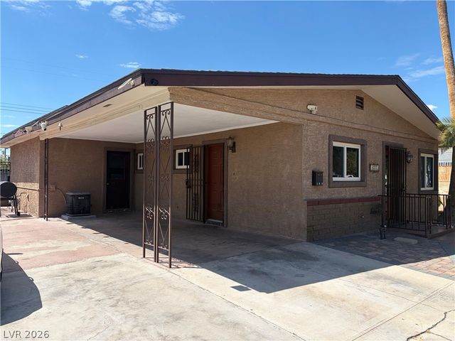 5213 Pebble Beach Boulevard, Las Vegas, NV 89108