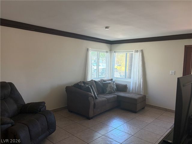 5213 Pebble Beach Boulevard, Las Vegas, NV 89108