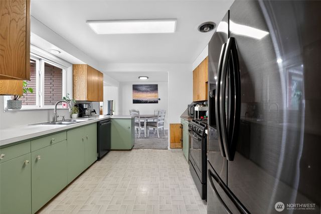 646 SE Ely Street, Oak Harbor, WA 98277