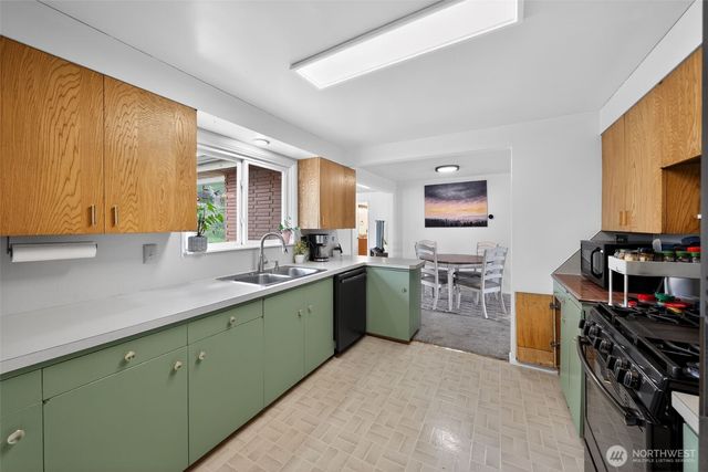 646 SE Ely Street, Oak Harbor, WA 98277