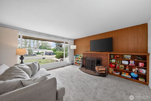 646 SE Ely Street, Oak Harbor, WA 98277