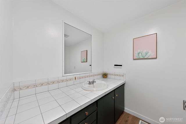 646 SE Ely Street, Oak Harbor, WA 98277