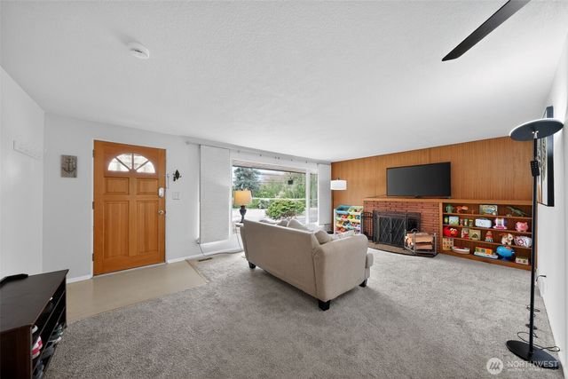 646 SE Ely Street, Oak Harbor, WA 98277