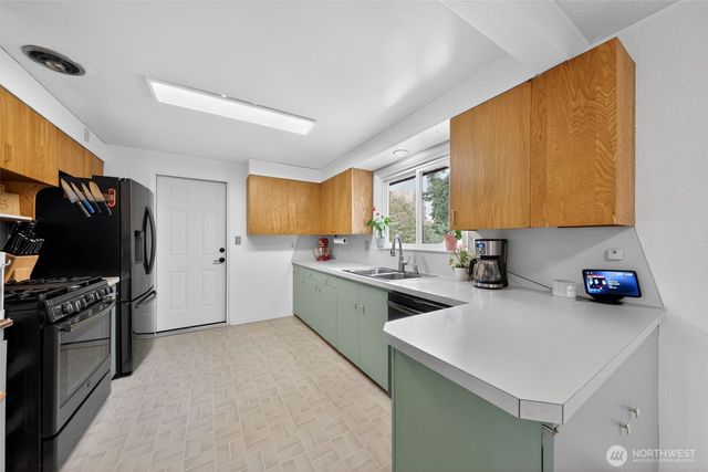 646 SE Ely Street, Oak Harbor, WA 98277