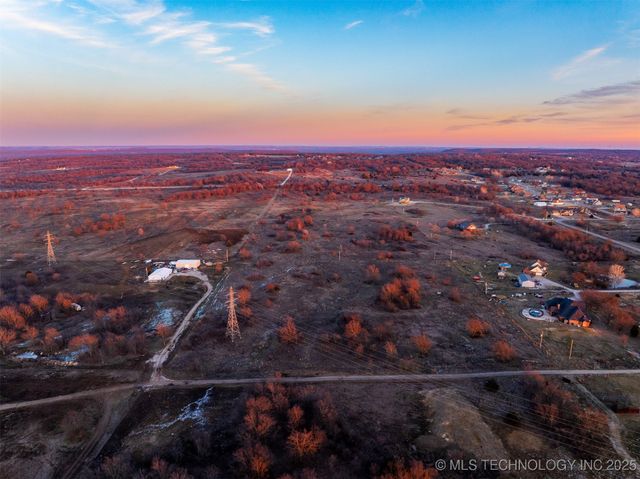 5 Hobbs Creek Trail, Collinsville, OK 74021