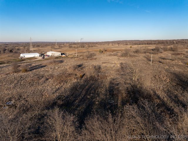 5 Hobbs Creek Trail, Collinsville, OK 74021