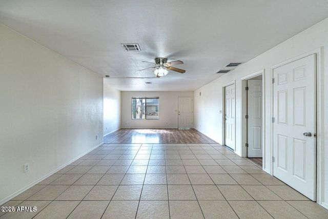 2914 E CHARLESTON Avenue, Phoenix, AZ 85032