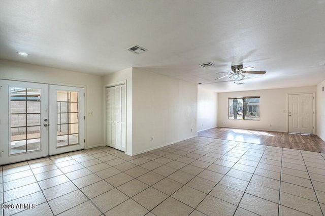 2914 E CHARLESTON Avenue, Phoenix, AZ 85032