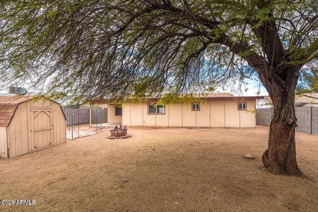 2914 E CHARLESTON Avenue, Phoenix, AZ 85032
