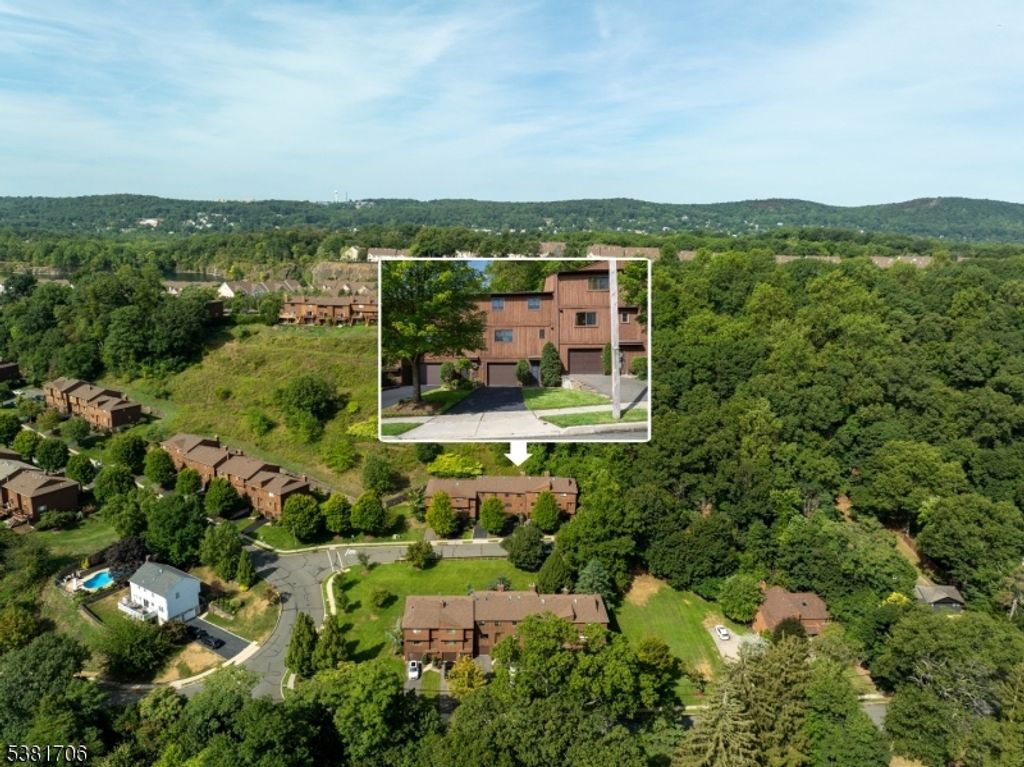 7 Regal Ct 7, Hawthorne Boro, NJ 07506
