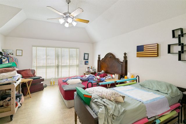 1425 Tobie Layne Street, Benbrook, TX 76126