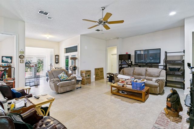 1425 Tobie Layne Street, Benbrook, TX 76126