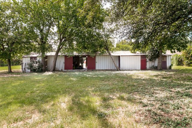1425 Tobie Layne Street, Benbrook, TX 76126