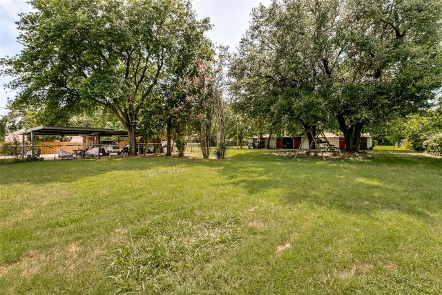 1425 Tobie Layne Street, Benbrook, TX 76126