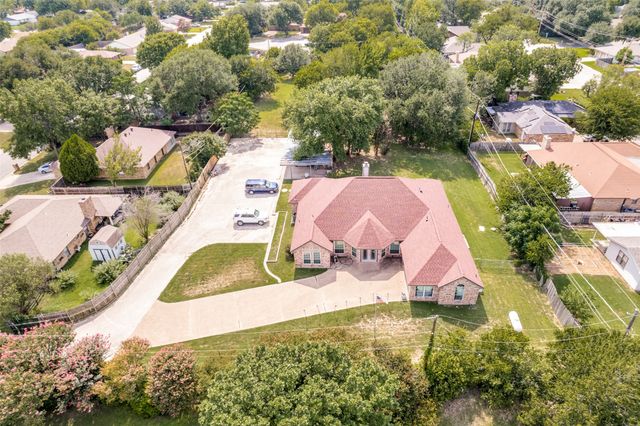 1425 Tobie Layne Street, Benbrook, TX 76126