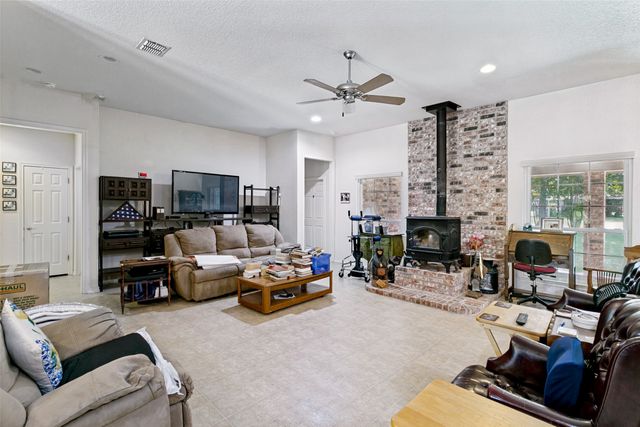 1425 Tobie Layne Street, Benbrook, TX 76126