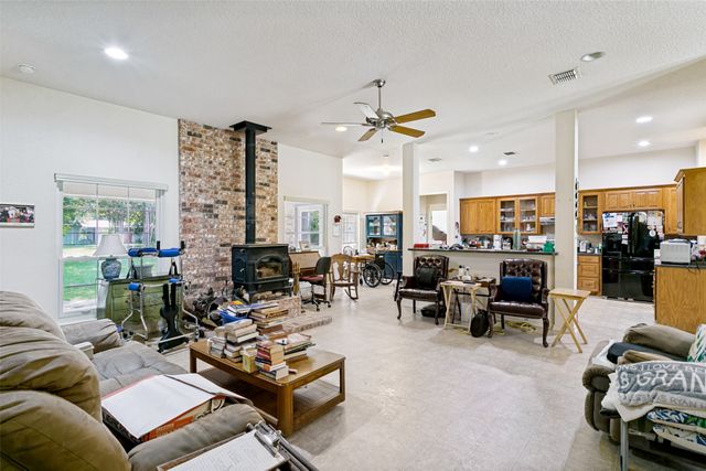 1425 Tobie Layne Street, Benbrook, TX 76126