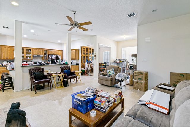 1425 Tobie Layne Street, Benbrook, TX 76126
