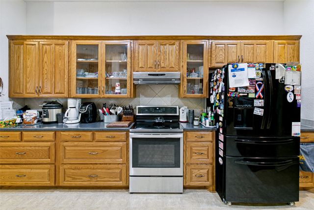 1425 Tobie Layne Street, Benbrook, TX 76126
