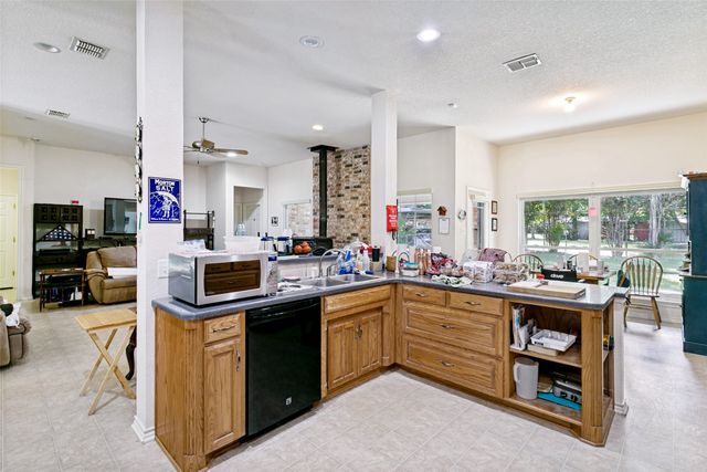 1425 Tobie Layne Street, Benbrook, TX 76126