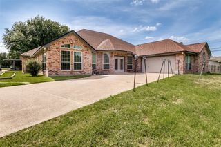 1425 Tobie Layne Street, Benbrook, TX 76126