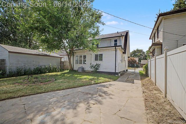 4405 Newberry Street, Wayne, MI 48184
