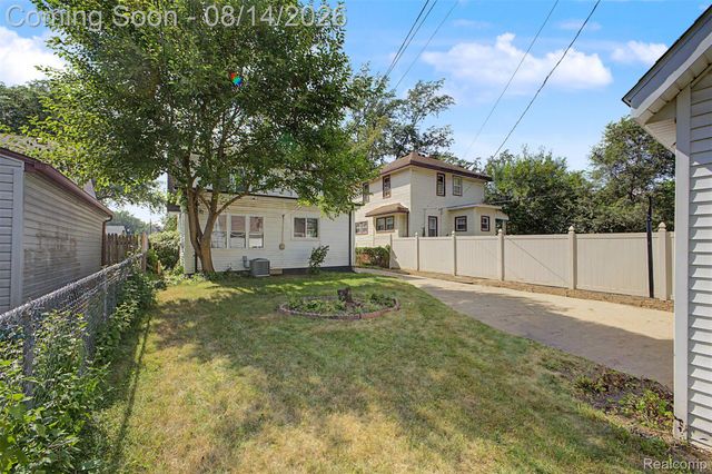 4405 Newberry Street, Wayne, MI 48184