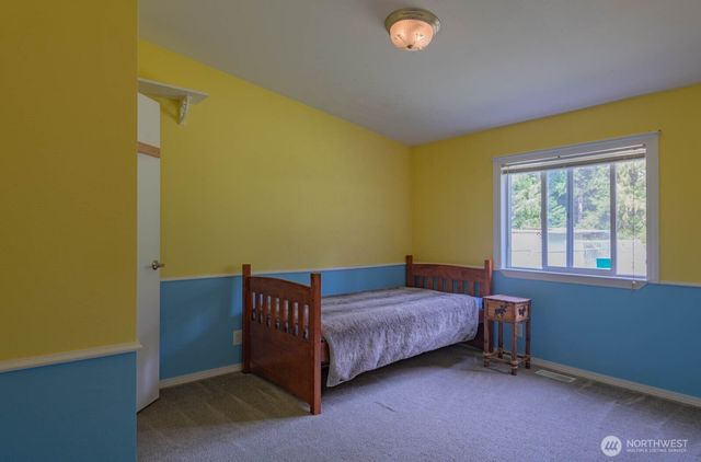 239 Robinson Road, Port Angeles, WA 98362