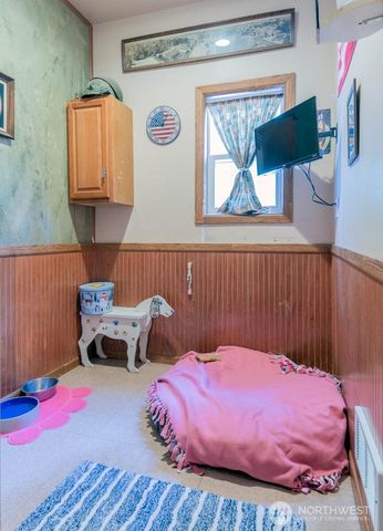 239 Robinson Road, Port Angeles, WA 98362