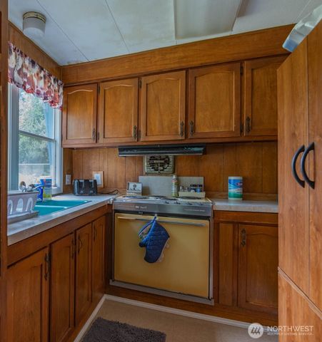239 Robinson Road, Port Angeles, WA 98362