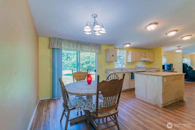 239 Robinson Road, Port Angeles, WA 98362