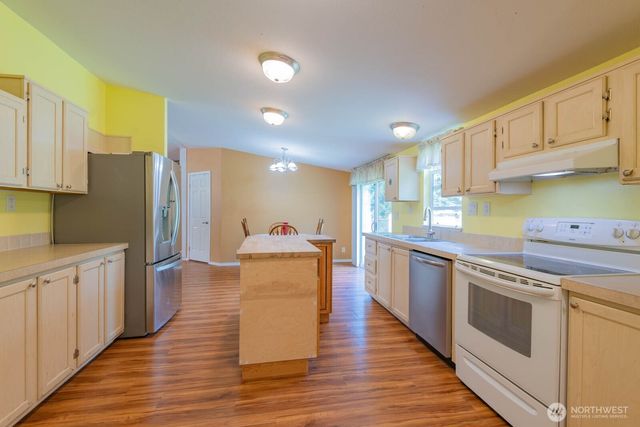 239 Robinson Road, Port Angeles, WA 98362