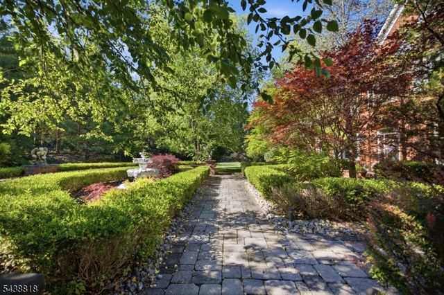 60 Morgan Dr, Sparta Twp., NJ 07871