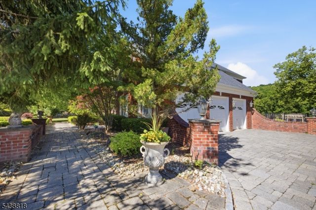 60 Morgan Dr, Sparta Twp., NJ 07871