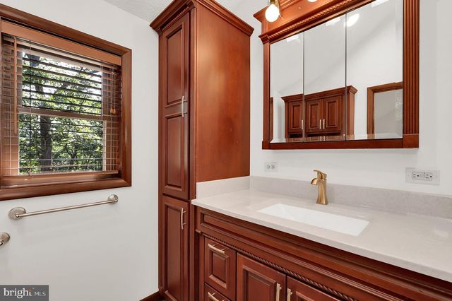 986 WALDEN RD, Hedgesville, WV 25427