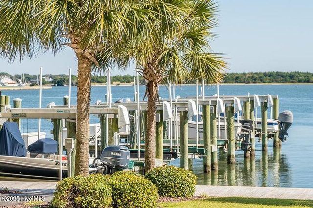 100 Olde Towne Yacht Club Road 512, Beaufort, NC 28516