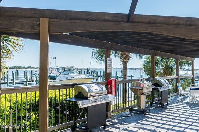 100 Olde Towne Yacht Club Road 512, Beaufort, NC 28516