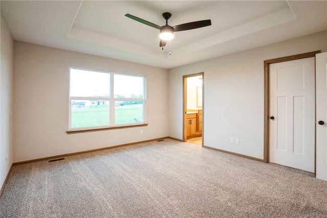 3329 Center Court, Robins, IA 52328