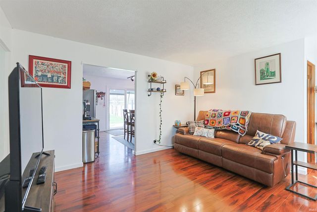 915 S Dale Avenue, Mishawaka, IN 46544